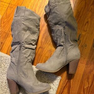 Stylish Gray Women's Boots